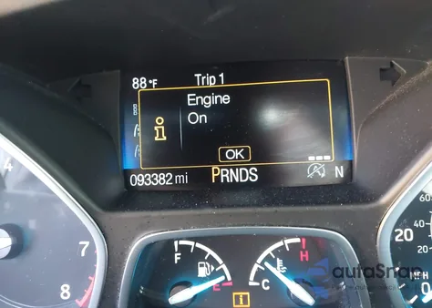 2017 Ford Escape Titanium z USA, uszkodzony, nr VIN 1FMCU9J99HUE88836